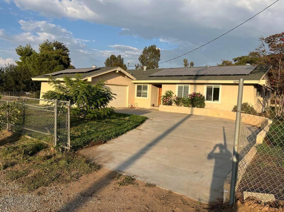 Peaceful & Cozy 3 Bedroom Ranch-Home W/Fireplace Hemet Eksteriør billede